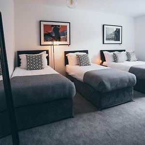 Quadruple Room Shower